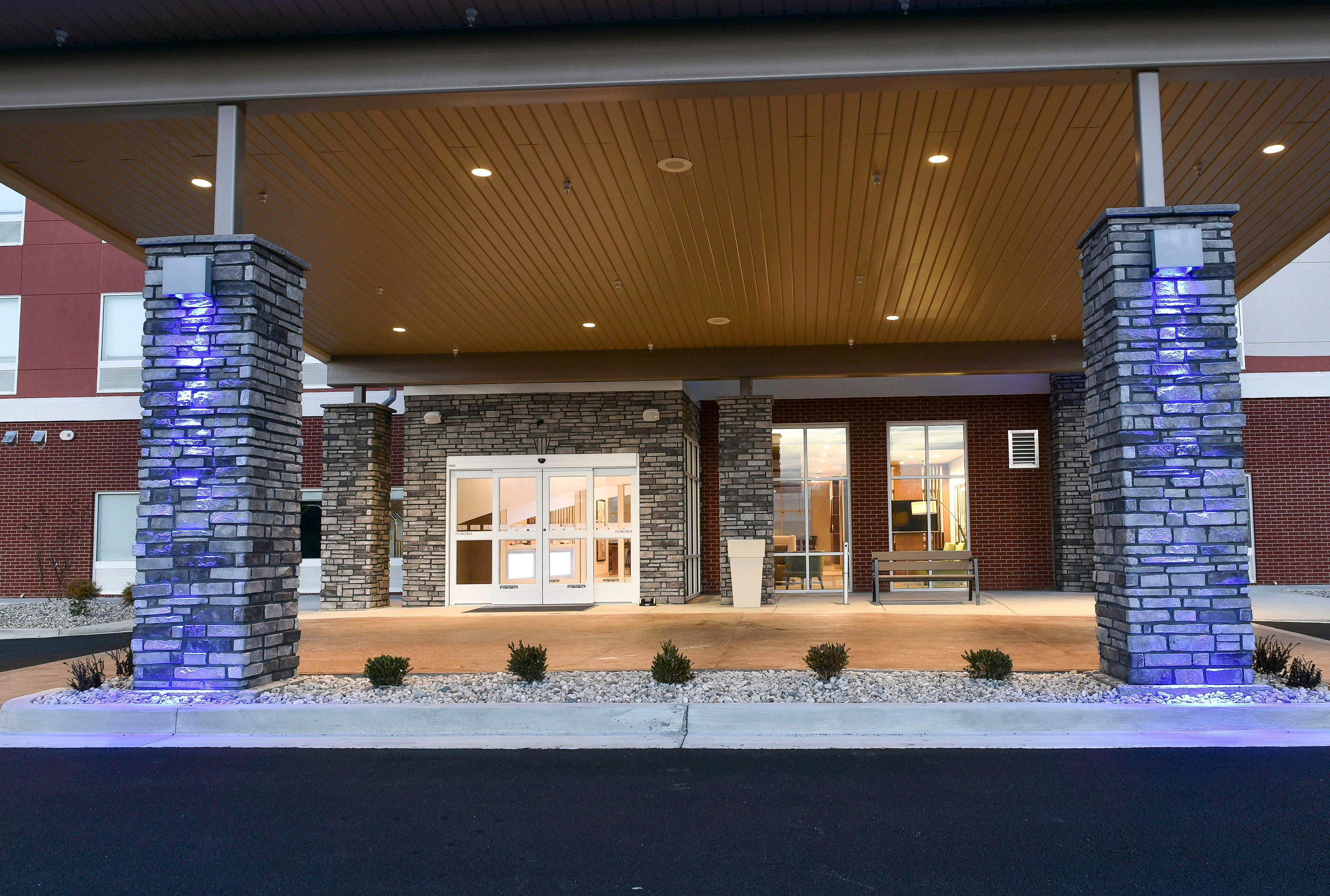 Holiday Inn Express & Suites - Madisonville By Ihg Buitenkant foto